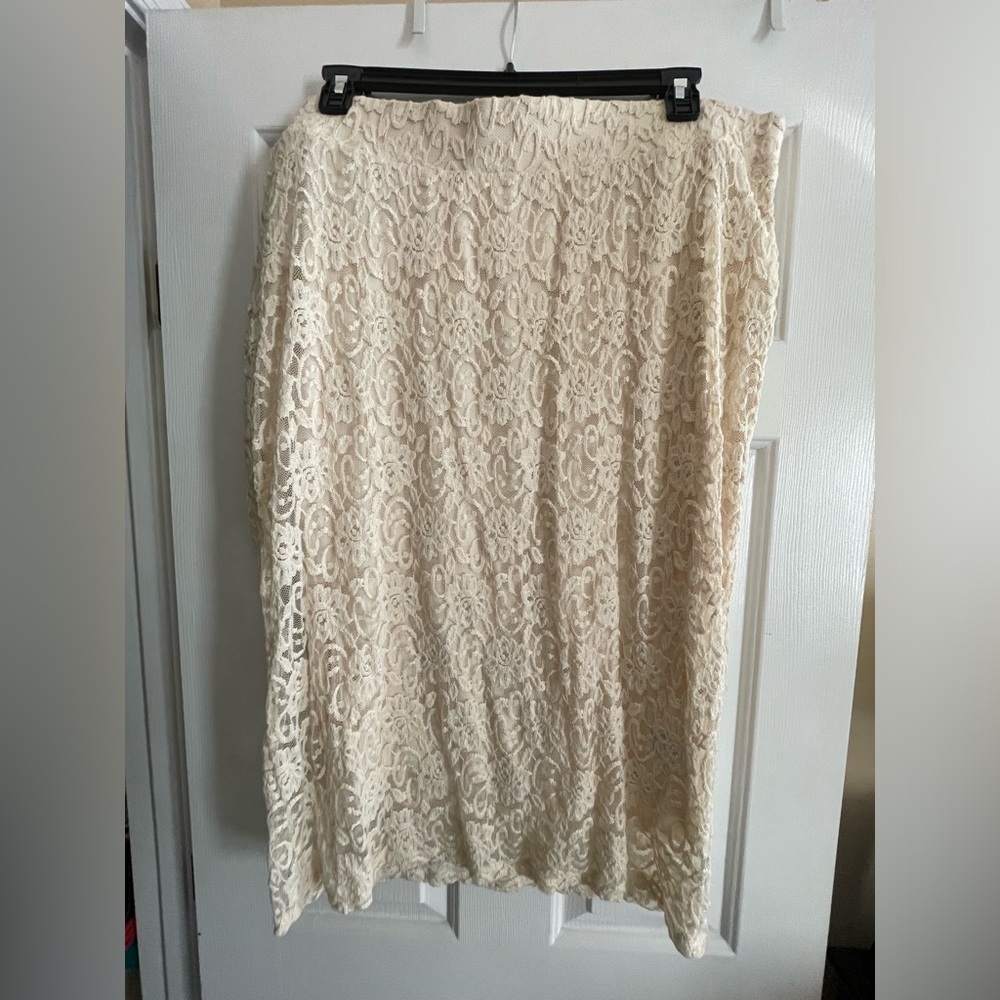 Torrid Lace Pencil Skirt - Size 3 (3x)